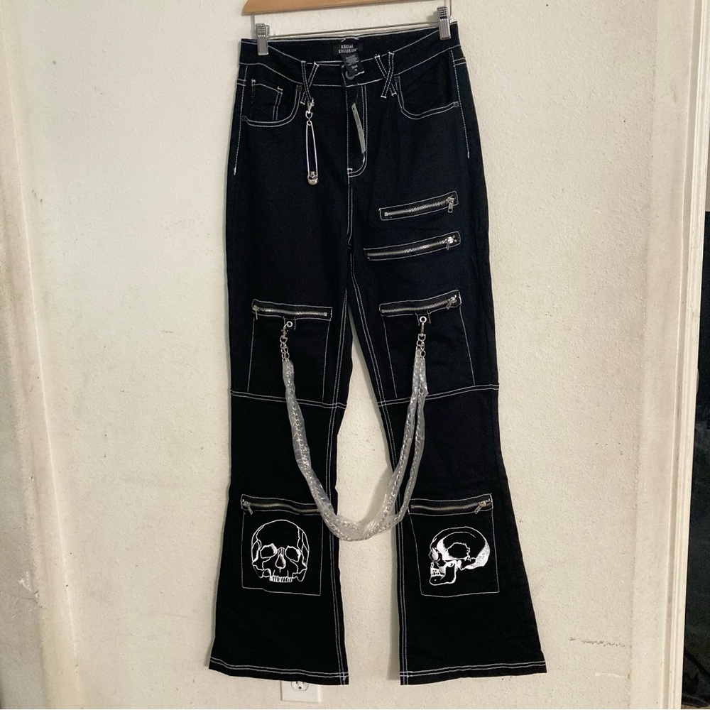 Hot Topic Black Flare Jeans with White Skull Embroidery & Chain